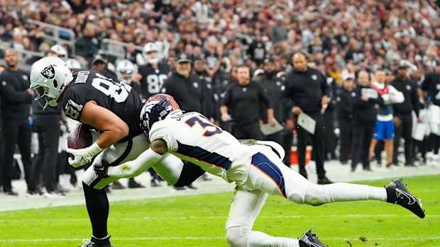 Austin Hooper vs. Broncos
